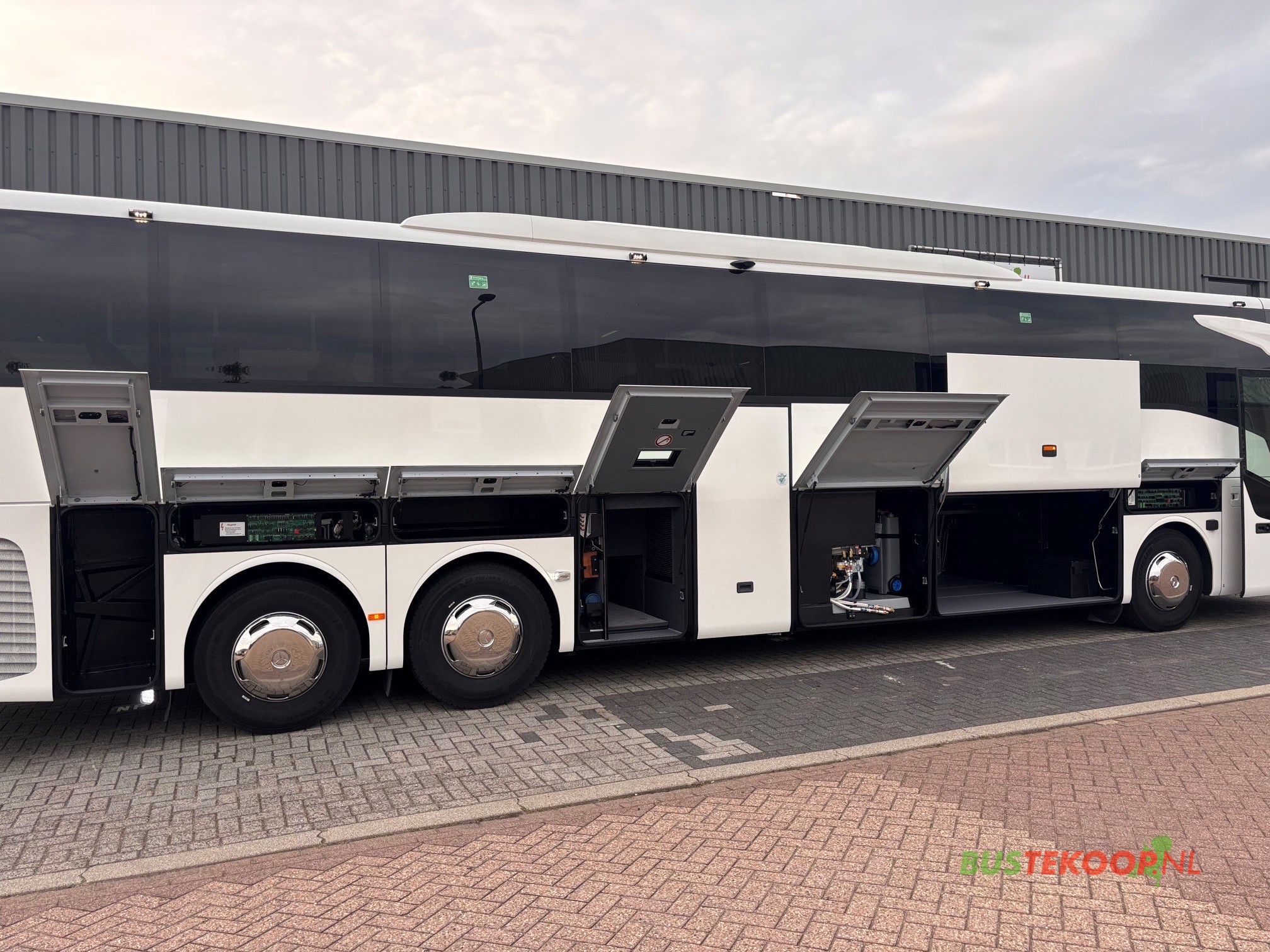 Mercedes Tourismo E 17 RHD 63Pl. NIEUW - Image 7