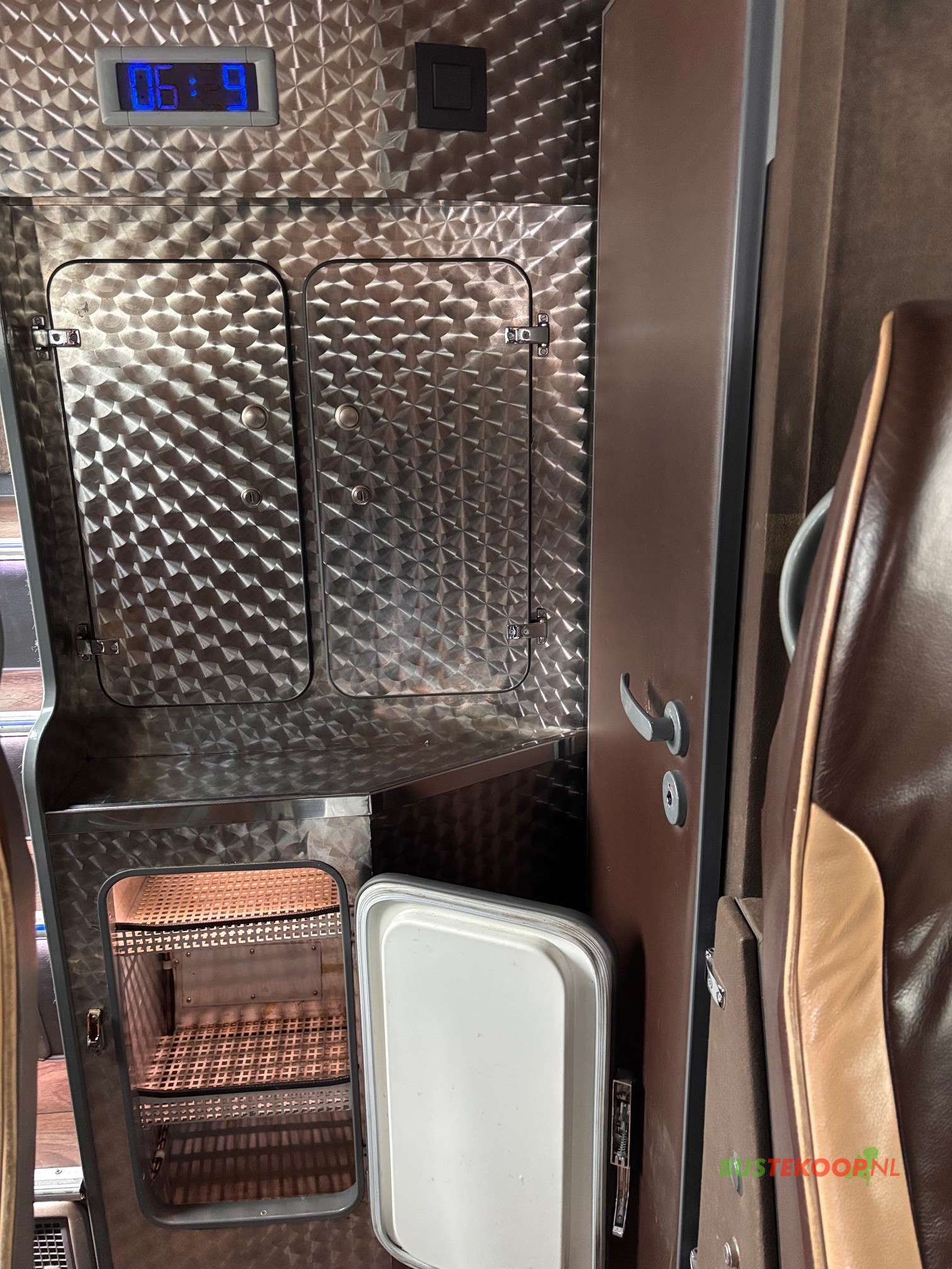 Vanhool TD927 Astromega 90 Seats - Image 16